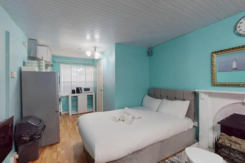 Cozy Studio Near London City Airport, Excel & Dlr Apartment